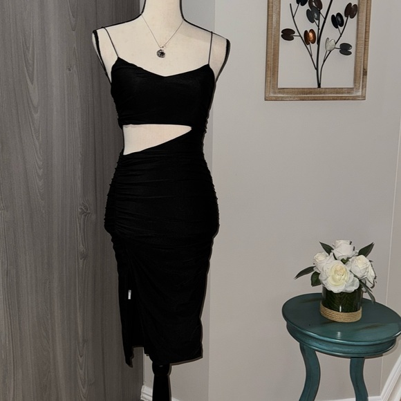 Tiger Mist Cheyanne Sleeveless Cut Out Dress Size Small. - Picture 2 of 6